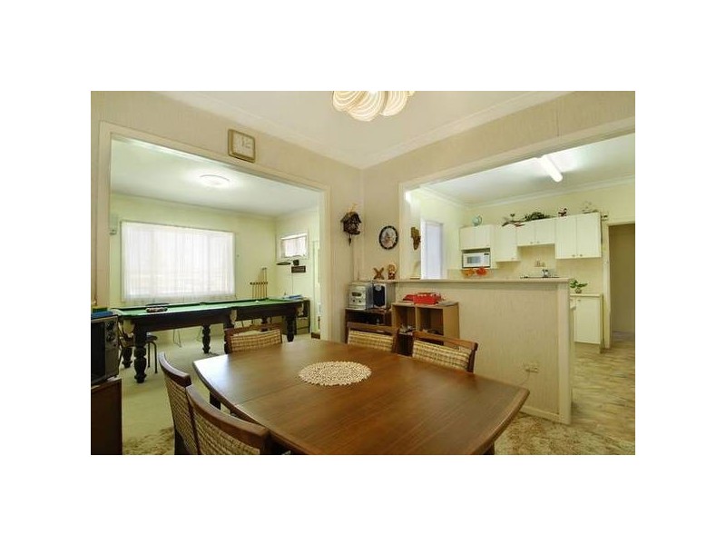 4 Betty Ave, Winston Hills NSW 2153