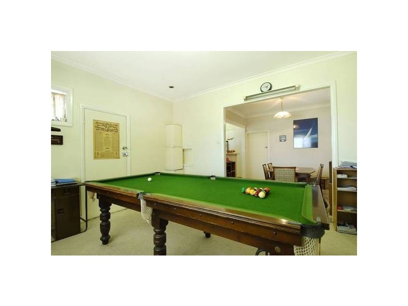 4 Betty Ave, Winston Hills NSW 2153