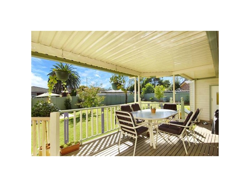 1 Avon Pl, Toongabbie NSW 2146