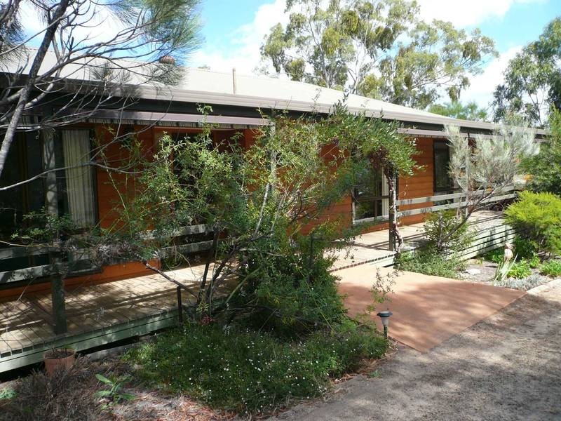 52 EDGARS RD, Harrow VIC 3317