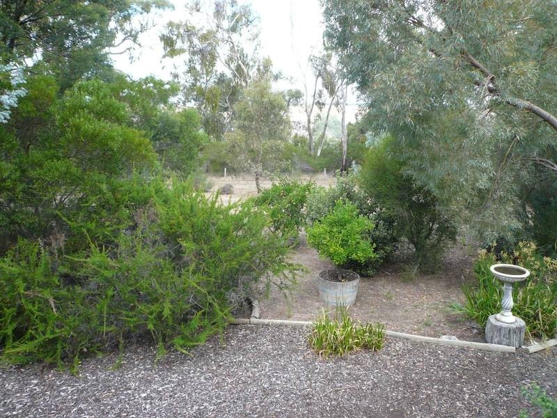52 EDGARS RD, Harrow VIC 3317
