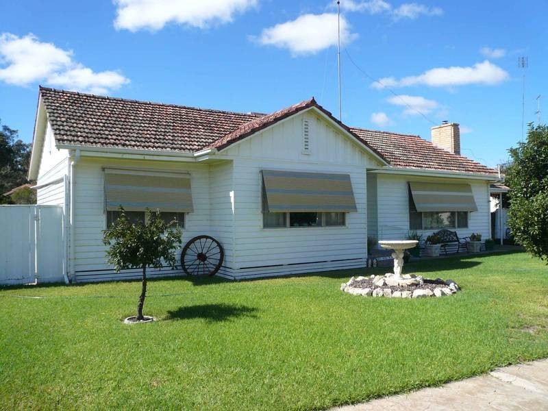 19 KOKODA AVE, Warracknabeal VIC 3393
