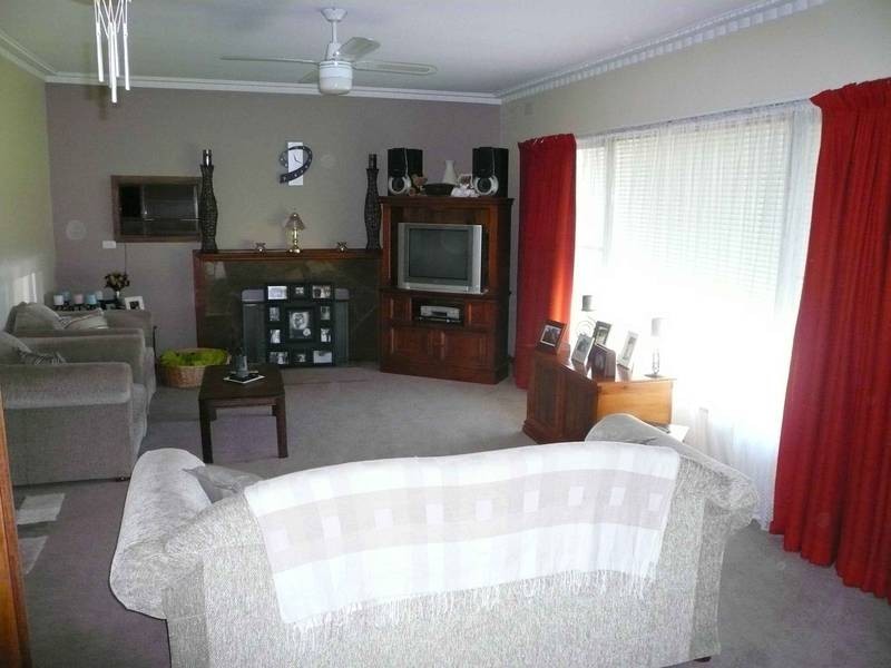 19 KOKODA AVE, Warracknabeal VIC 3393