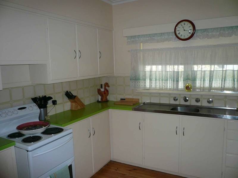 19 KOKODA AVE, Warracknabeal VIC 3393