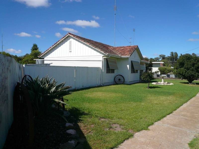 19 KOKODA AVE, Warracknabeal VIC 3393