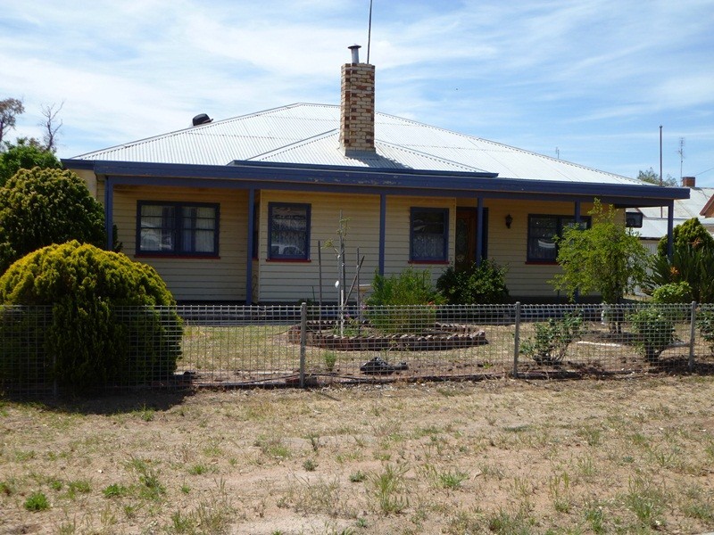 21 Anderson Street, Warracknabeal VIC 3393
