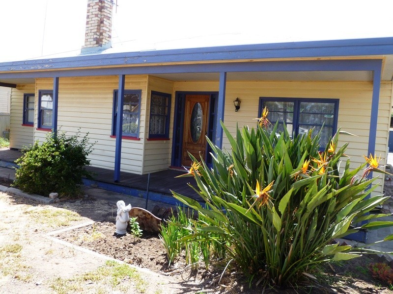 21 Anderson Street, Warracknabeal VIC 3393