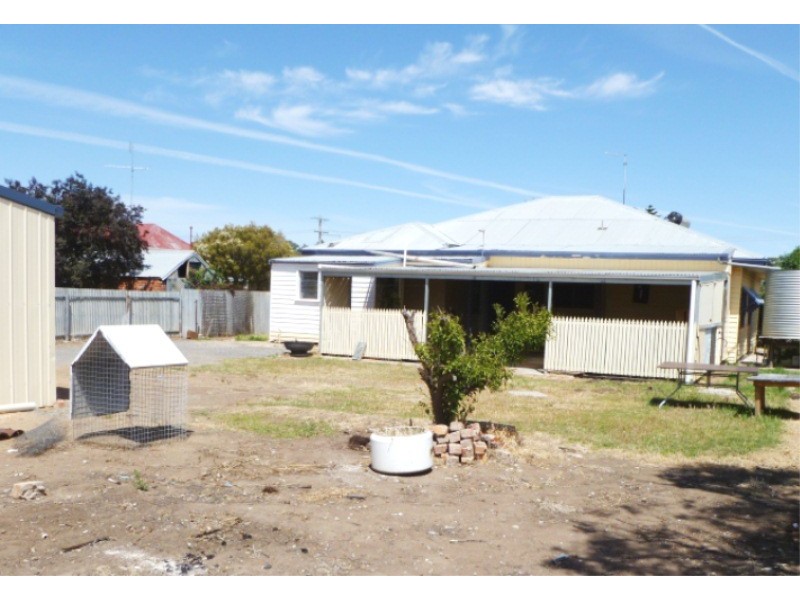 21 Anderson Street, Warracknabeal VIC 3393