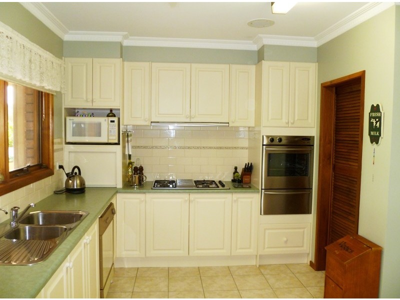 36 Grant Drive, Dooen VIC 3401