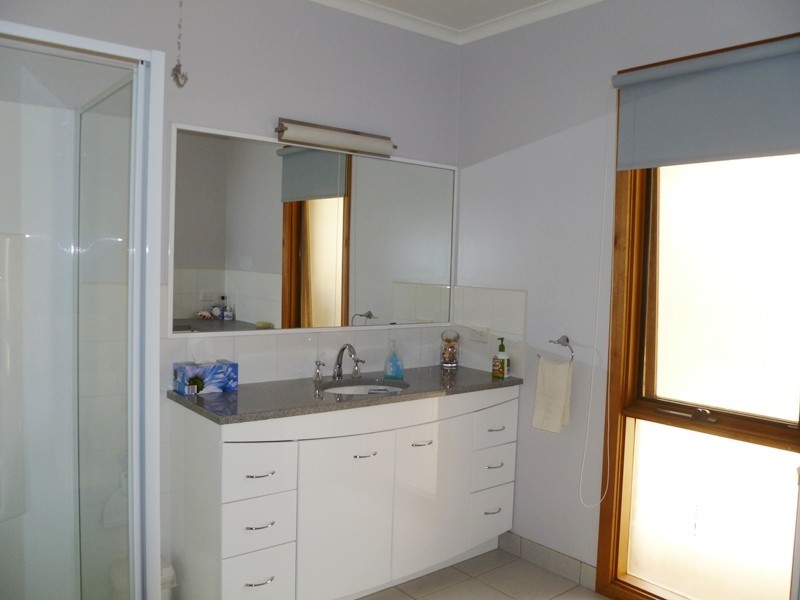 36 Grant Drive, Dooen VIC 3401