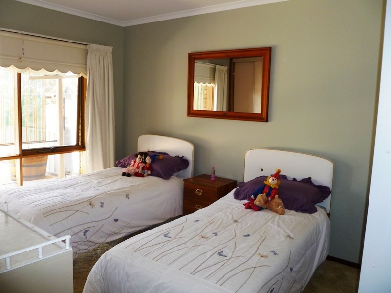 36 Grant Drive, Dooen VIC 3401