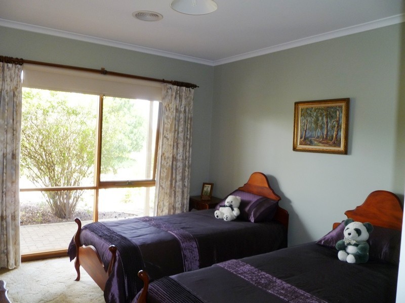 36 Grant Drive, Dooen VIC 3401