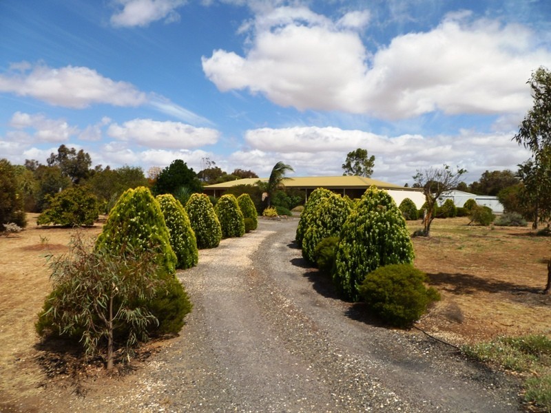 36 Grant Drive, Dooen VIC 3401