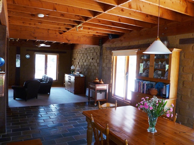 61 Laroona Drive, Quantong VIC 3401