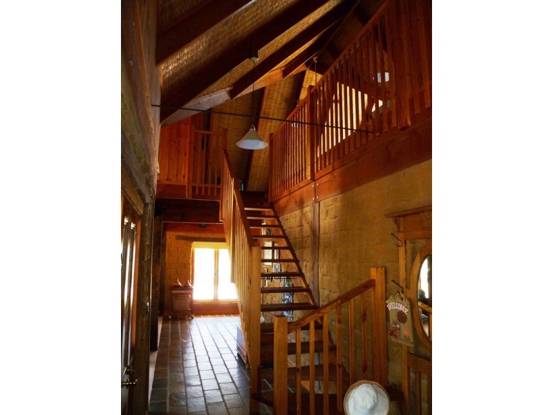 61 Laroona Drive, Quantong VIC 3401