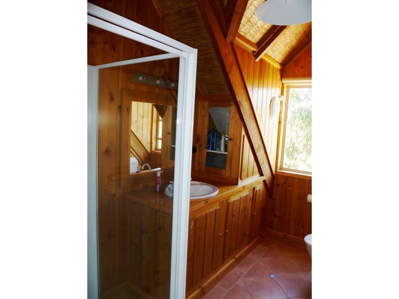 61 Laroona Drive, Quantong VIC 3401