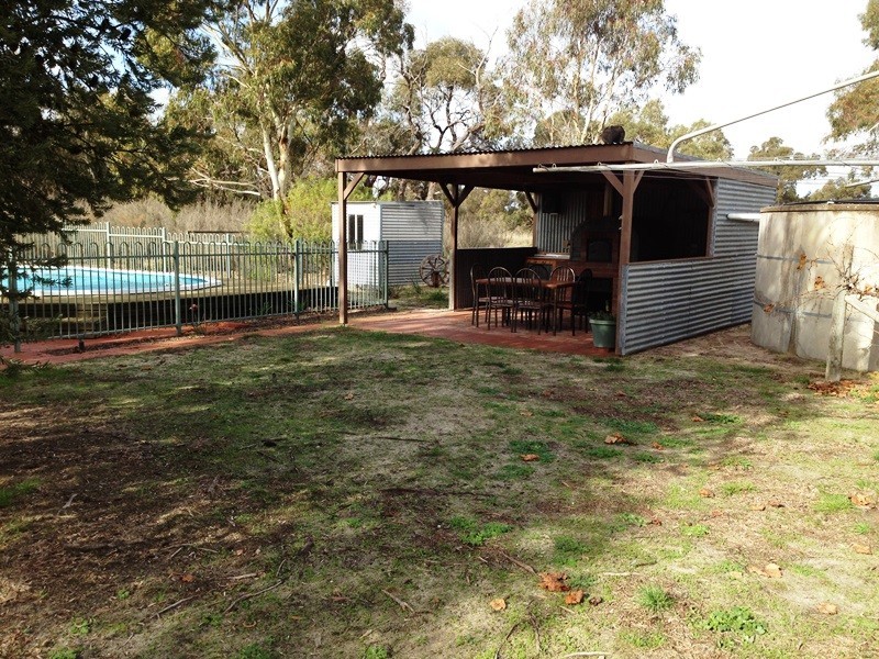 61 Laroona Drive, Quantong VIC 3401