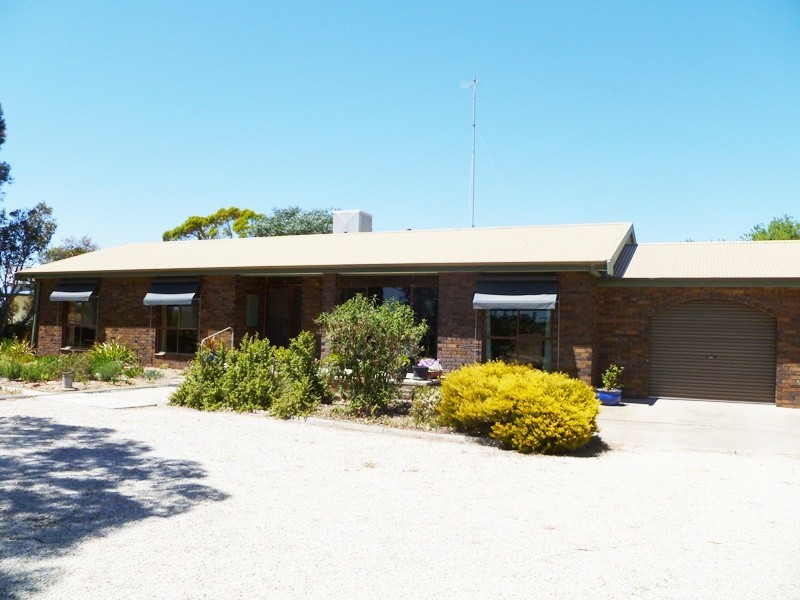 28 Longerenong Road, Dooen VIC 3401