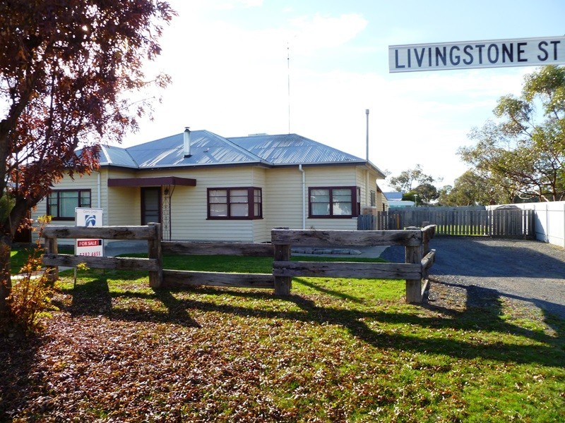 10 Livingstone Street, Warracknabeal VIC 3393