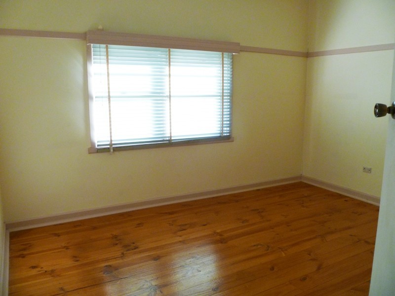 10 Livingstone Street, Warracknabeal VIC 3393