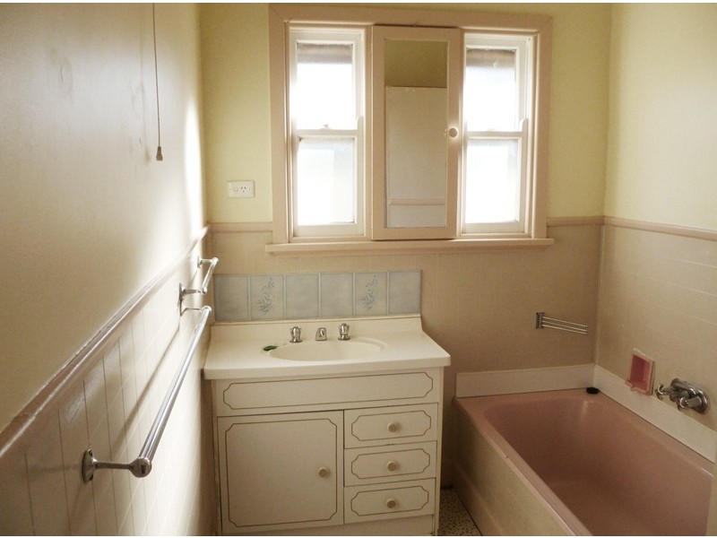 10 Livingstone Street, Warracknabeal VIC 3393