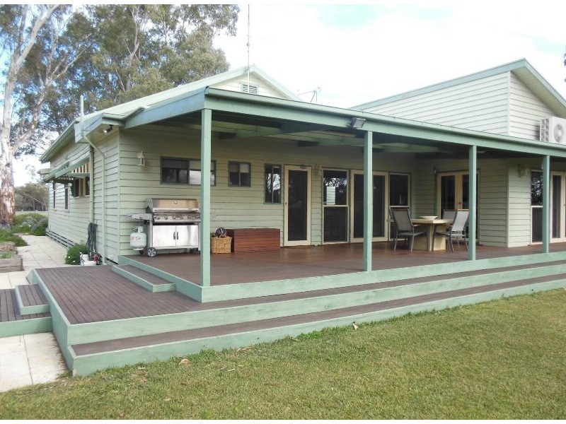 702 Lanes Avenue, Quantong VIC 3401