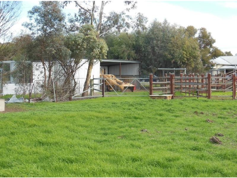 702 Lanes Avenue, Quantong VIC 3401