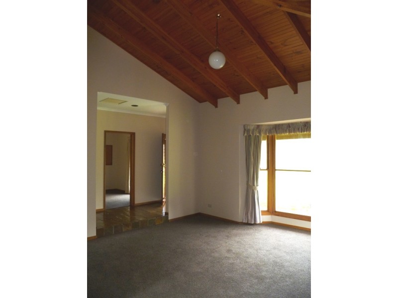 24 Brighton Drive, Dooen VIC 3401