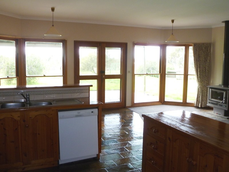 24 Brighton Drive, Dooen VIC 3401