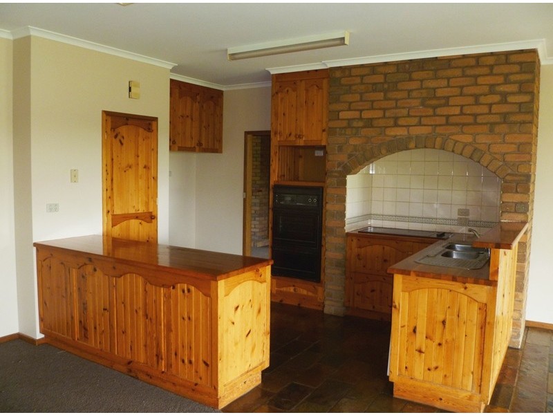 24 Brighton Drive, Dooen VIC 3401