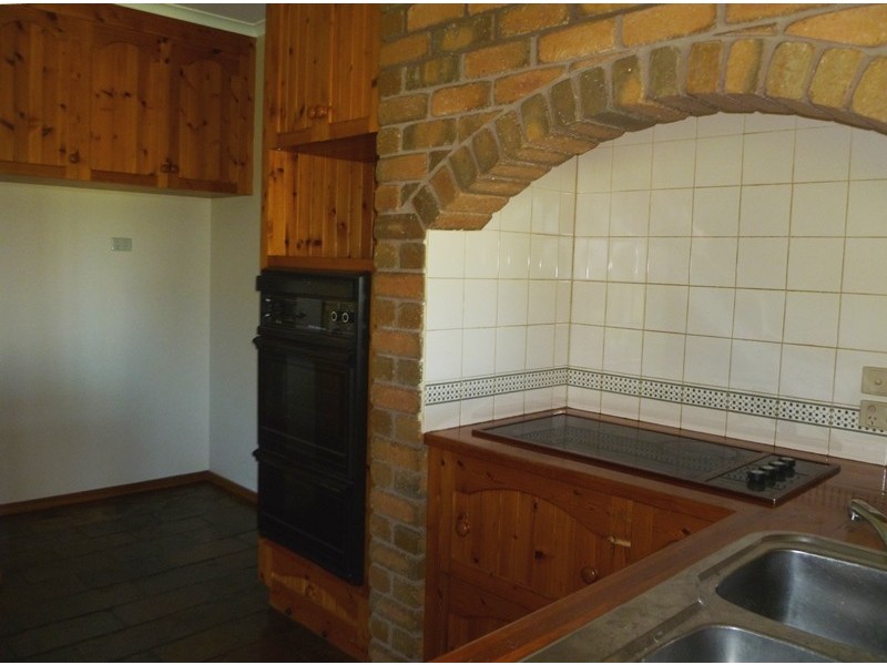 24 Brighton Drive, Dooen VIC 3401