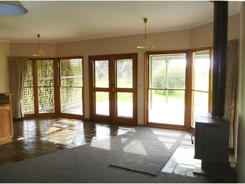 24 Brighton Drive, Dooen VIC 3401