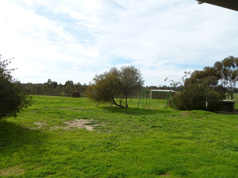 24 Brighton Drive, Dooen VIC 3401