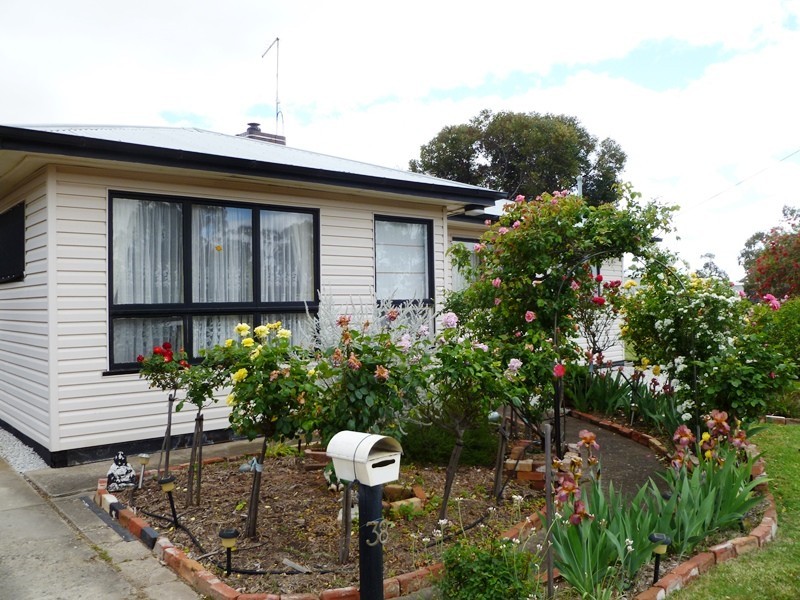 38 Gardiner Street, Warracknabeal VIC 3393