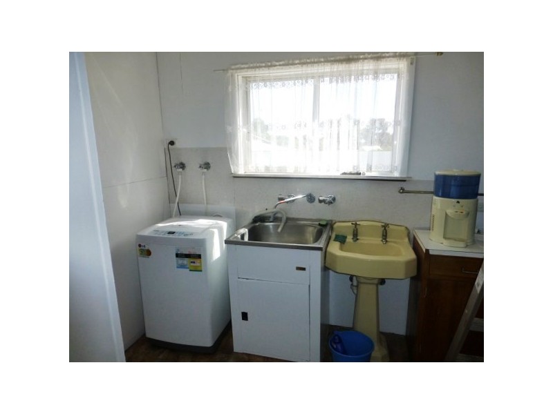 27 Cemetery Road, Dimboola VIC 3414