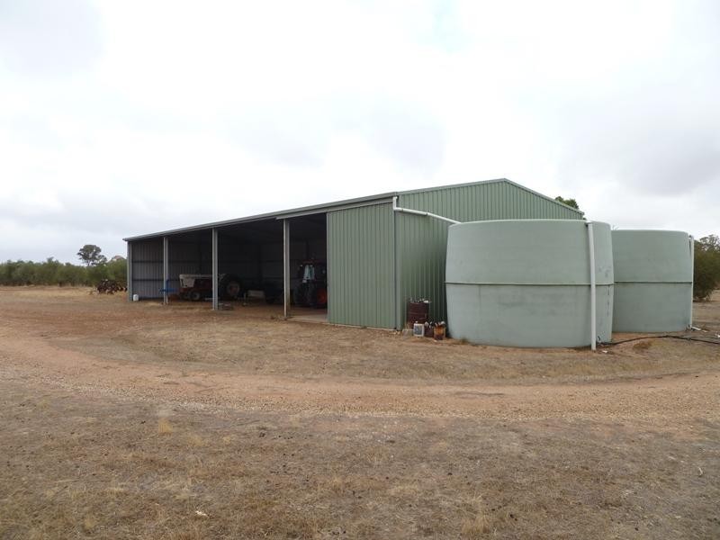 1439 Winfields Road, Laharum VIC 3401