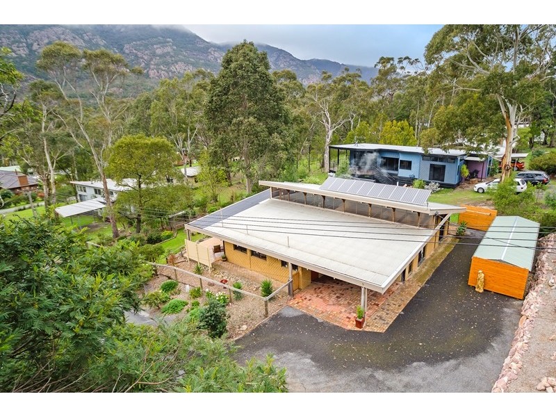 9 Young Road, Halls Gap VIC 3381