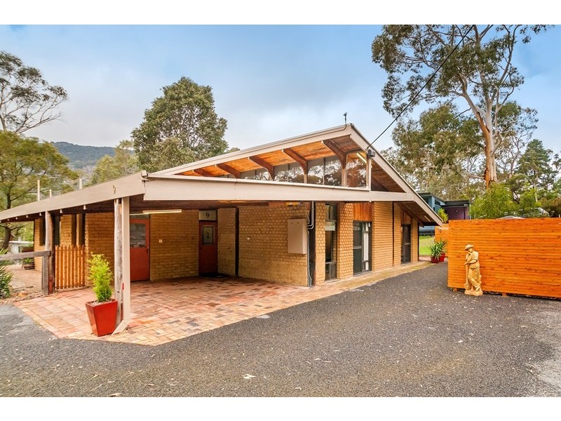 9 Young Road, Halls Gap VIC 3381