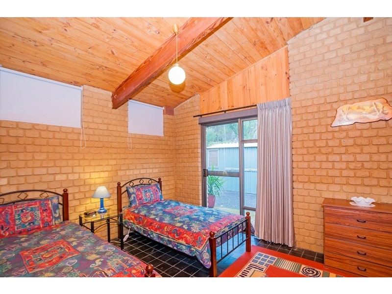 9 Young Road, Halls Gap VIC 3381