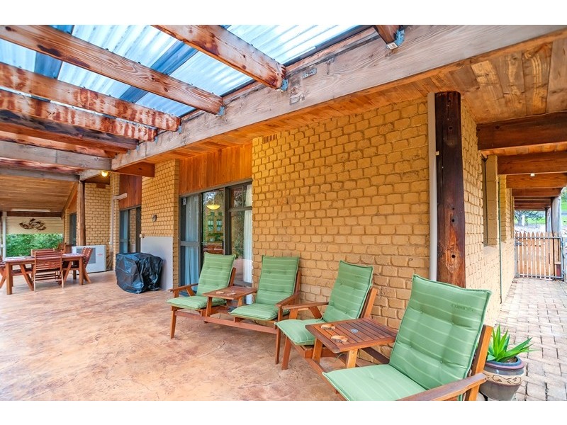 9 Young Road, Halls Gap VIC 3381