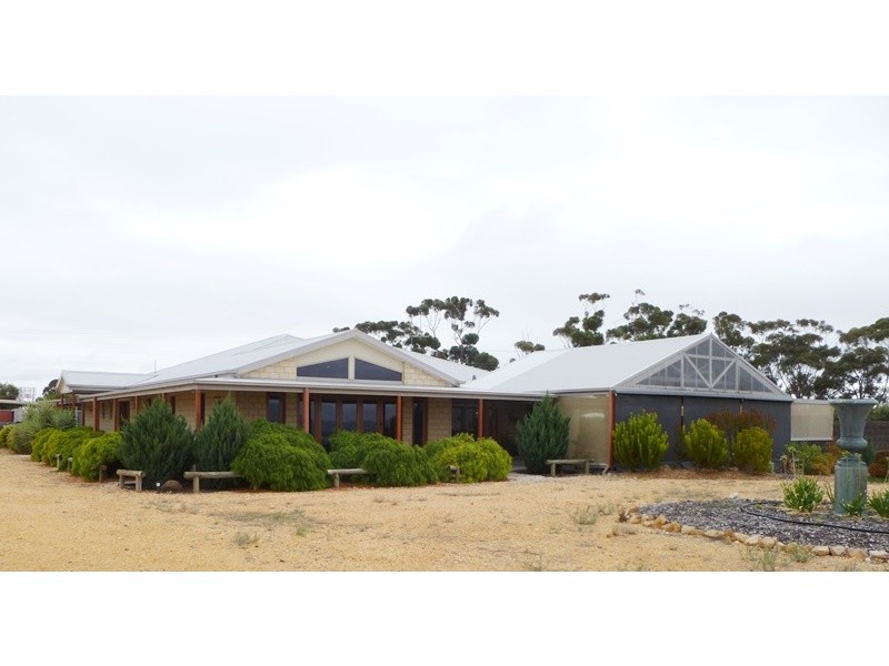 9 Northern Grampians Road, Horsham VIC 3400