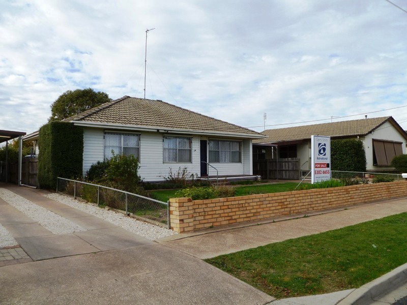 38 Hennessy Street, Horsham VIC 3400