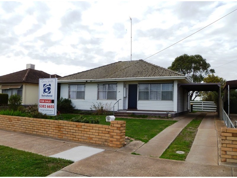 38 Hennessy Street, Horsham VIC 3400