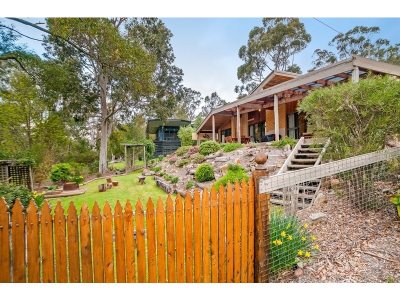 9 YOUNG STREET, Halls Gap VIC 3381