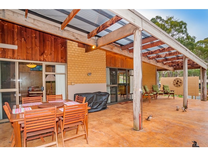 9 YOUNG STREET, Halls Gap VIC 3381