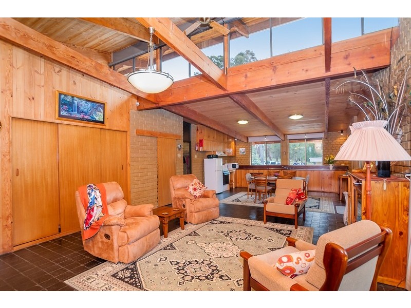 9 YOUNG STREET, Halls Gap VIC 3381