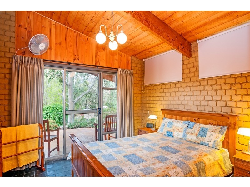 9 YOUNG STREET, Halls Gap VIC 3381