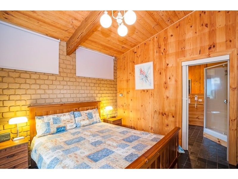 9 YOUNG STREET, Halls Gap VIC 3381