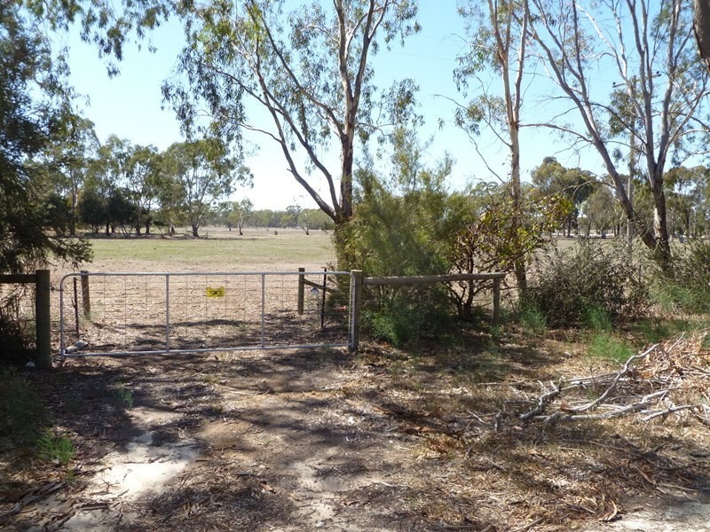 327 Hutchinsons Road, Quantong, Quantong VIC 3401