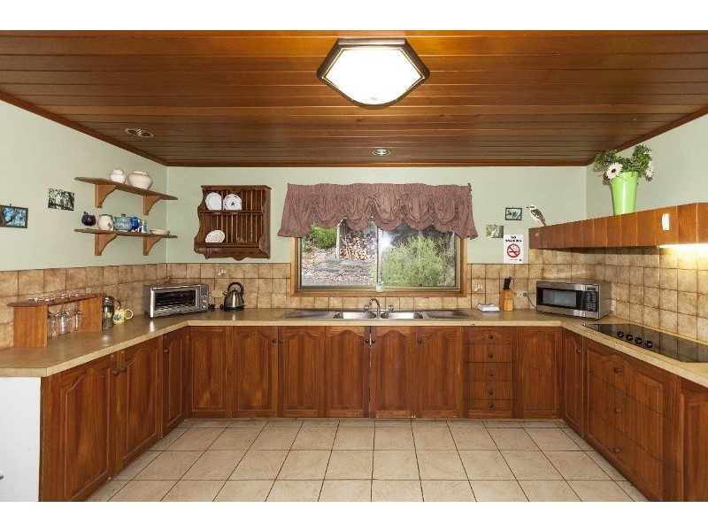 8 High Road, Halls Gap VIC 3381